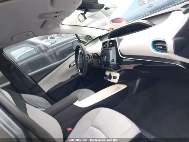 Toyota Prius Prime Plus 2017 JTDKARFP9H3003858 Image 5