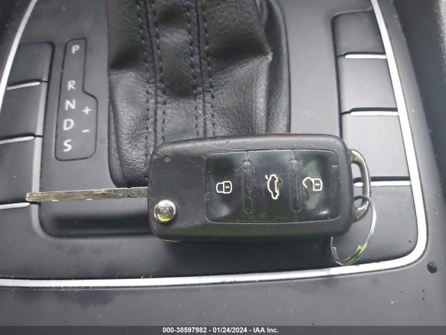 1VWAT7A37EC081157 Volkswagen Passat 1.8t S