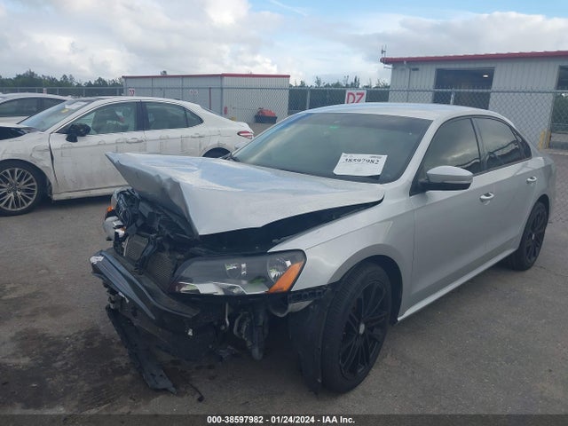 1VWAT7A37EC081157 Volkswagen Passat 1.8t S