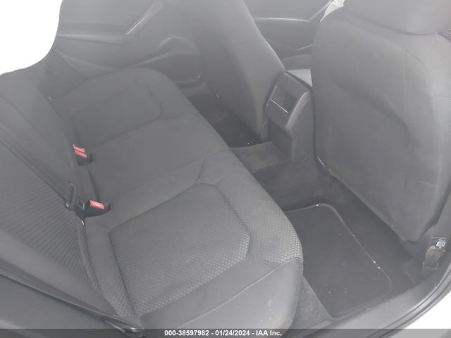 1VWAT7A37EC081157 Volkswagen Passat 1.8t S
