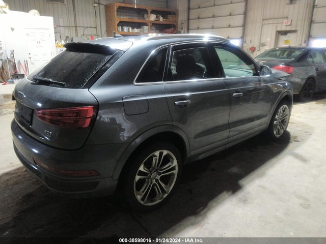 WA1GCCFS2HR013222 Audi Q3 2.0t Premium