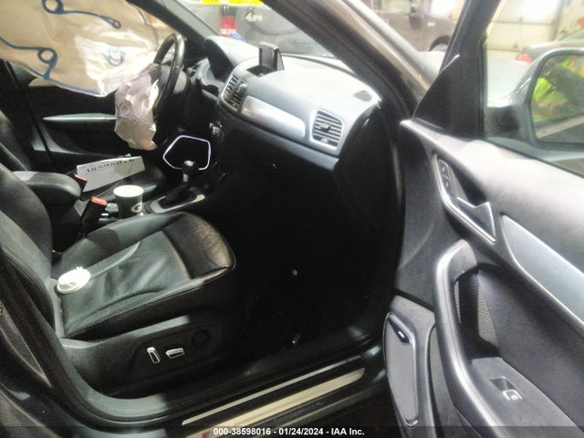WA1GCCFS2HR013222 Audi Q3 2.0t Premium