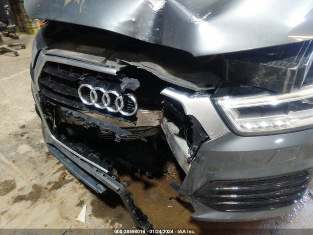 WA1GCCFS2HR013222 Audi Q3 2.0t Premium