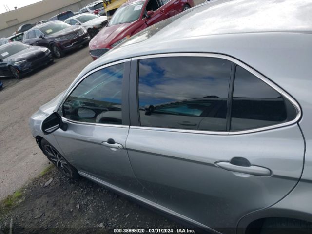 4T1T11AK0NU689050 Toyota CAMRY SE