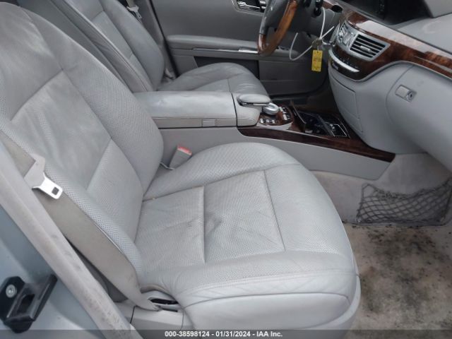2010 MERCEDES-BENZ S 550 WDDNG8GB5AA320097 Photo 4