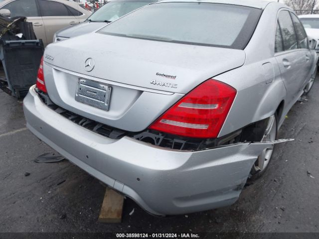 2010 MERCEDES-BENZ S 550 WDDNG8GB5AA320097 Photo 5