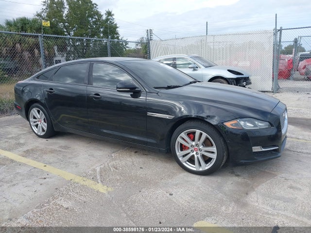 2017 JAGUAR XJ SAJWA2G75H8W04051 Photo 0