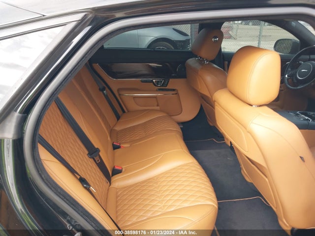 2017 JAGUAR XJ SAJWA2G75H8W04051 Photo 7