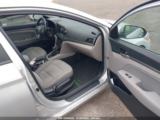 2018 HYUNDAI ELANTRA SEL VIN: 5NPD84LF5JH233023