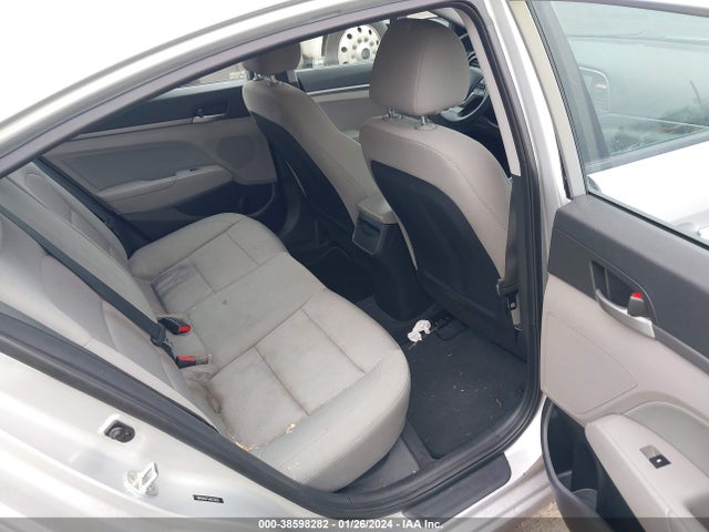 2018 HYUNDAI ELANTRA SEL VIN: 5NPD84LF5JH233023