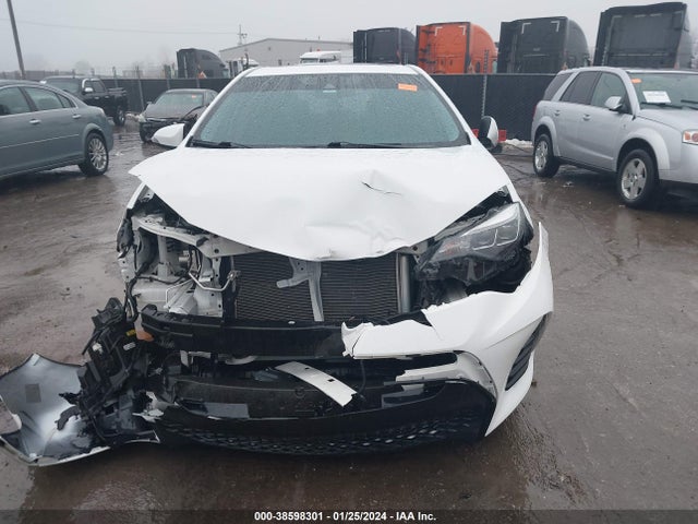 Toyota COROLLA SE 2017 5YFBURHE3HP721478 Image 12