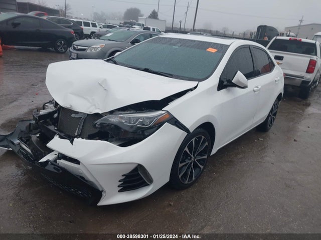 Toyota COROLLA SE 2017 5YFBURHE3HP721478 Image 2