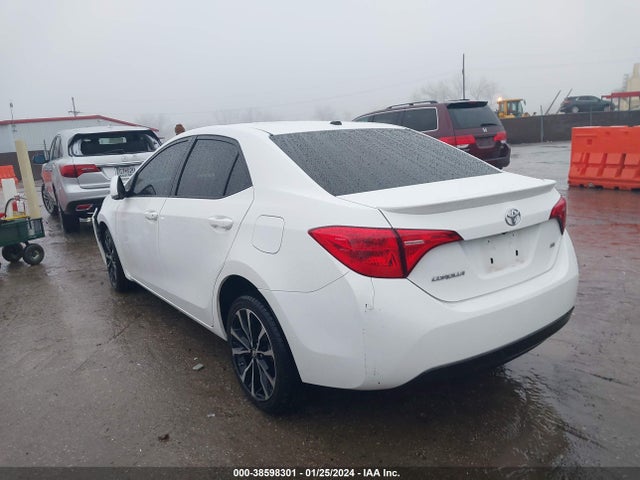 Toyota COROLLA SE 2017 5YFBURHE3HP721478 Image 3