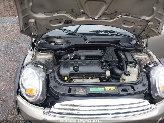2009 MINI COOPER CLUBMAN WMWML33539TX34836 Photo 9