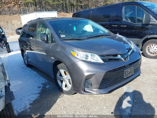 Toyota Sienna Le 8 Passenger 2018 5TDKZ3DC1JS938432 Image 1