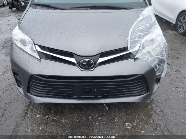 Toyota Sienna Le 8 Passenger 2018 5TDKZ3DC1JS938432 Image 10
