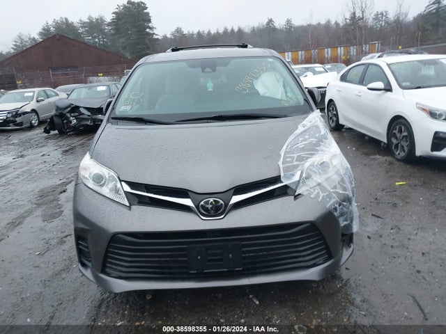 Toyota Sienna Le 8 Passenger 2018 5TDKZ3DC1JS938432 Image 12