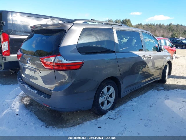 Toyota Sienna Le 8 Passenger 2018 5TDKZ3DC1JS938432 Image 13
