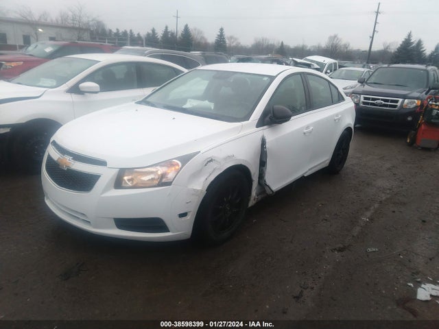 Chevrolet Cruze Ls Auto 2014 1G1PA5SH5E7203727 Image 2