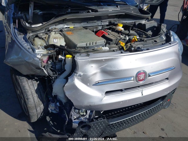 2018 FIAT 500E 3C3CFFGE5JT377514 Photo 5