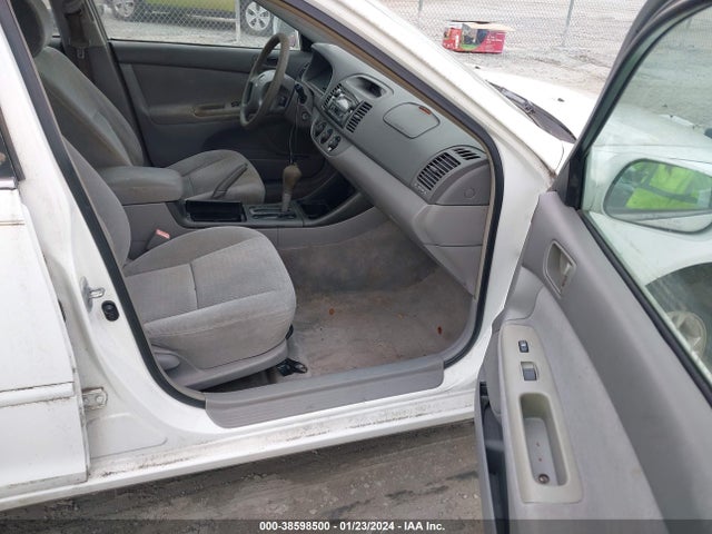 2002 TOYOTA CAMRY LE VIN: 4T1BE32K52U048336