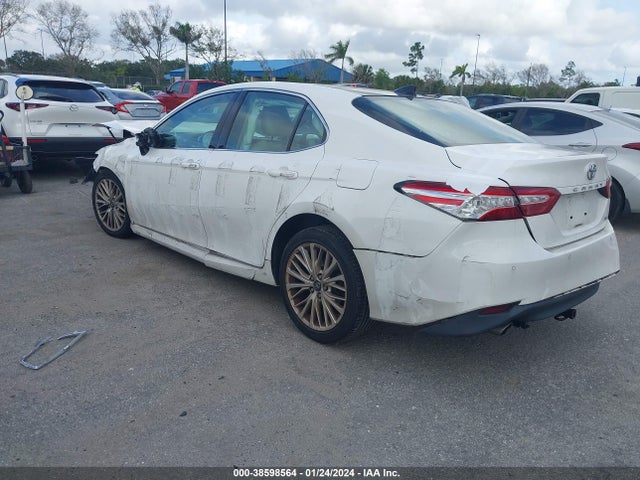 Toyota Camry Xle V6 2018 4T1BZ1HK2JU503447 Image 3