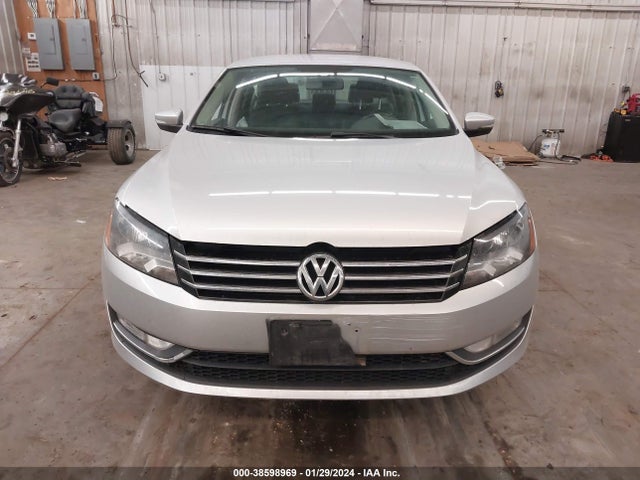 1VWAS7A3XFC076930 Volkswagen Passat 1.8t Limited Edition