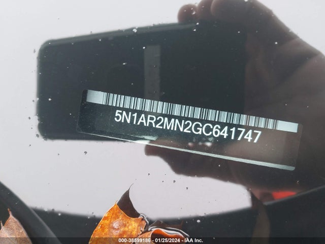 2016 NISSAN PATHFINDER PLATINUM VIN: 5N1AR2MN2GC641747