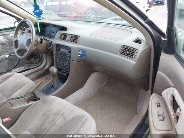 2001 TOYOTA CAMRY LE VIN: 4T1BG22K91U070150