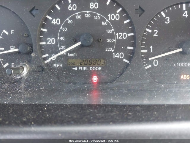 2001 TOYOTA CAMRY LE VIN: 4T1BG22K91U070150