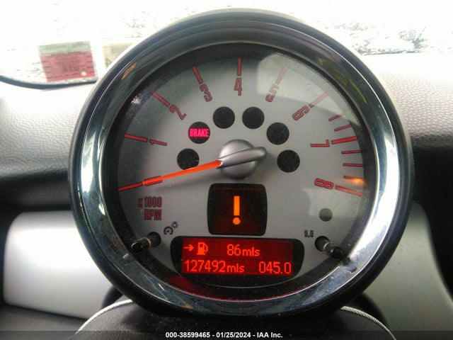 2010 MINI COOPER WMWMF3C57ATZ26935 Photo 6