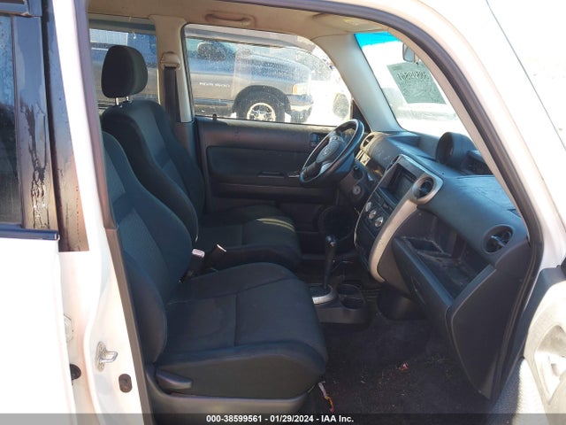 2006 SCION XB VIN: JTLKT324664086695