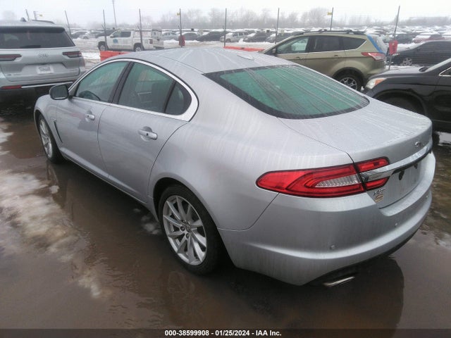 2012 JAGUAR XF SAJWA0FB3CLS23346 Photo 2