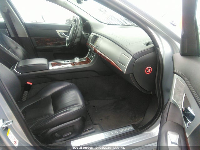 2012 JAGUAR XF SAJWA0FB3CLS23346 Photo 4