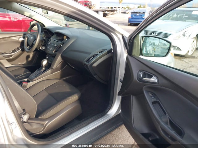 2016 FORD FOCUS SE VIN: 1FADP3K24GL285569
