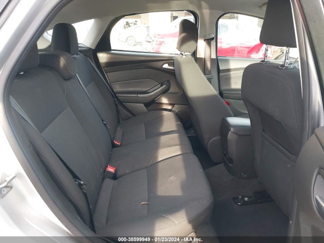 2016 FORD FOCUS SE VIN: 1FADP3K24GL285569