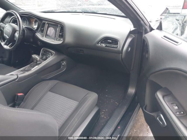2C3CDZAG5KH744133 Dodge Challenger Sxt
