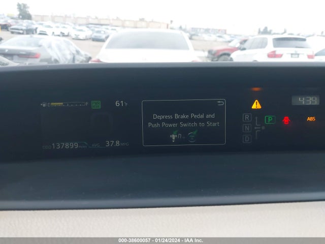 Toyota Prius Two 2017 JTDKBRFU0H3575713 Image 24