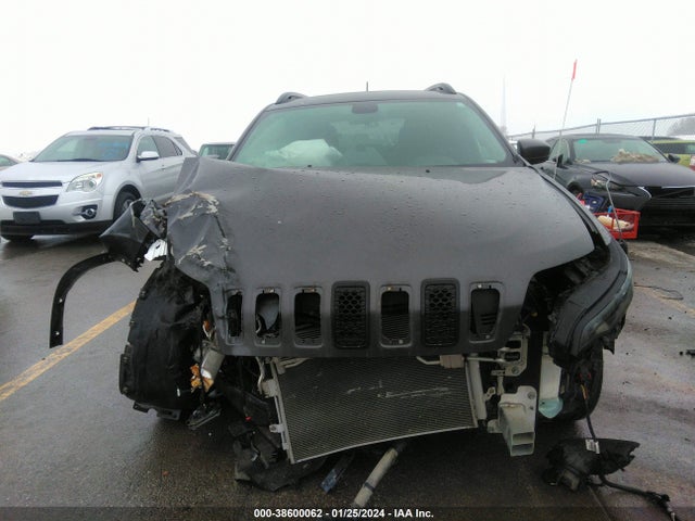 1C4PJMLB5KD181169 Jeep Cherokee Latitude Plus 4x4