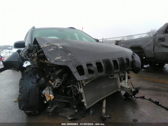 1C4PJMLB5KD181169 Jeep Cherokee Latitude Plus 4x4