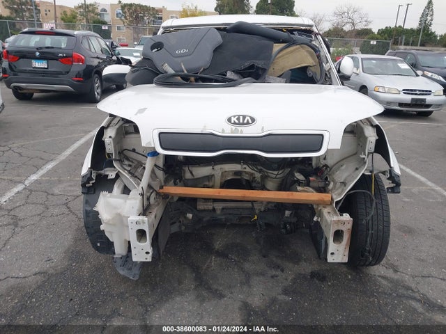 KIA Soul 2014 KNDJN2A22E7038538 Image 10