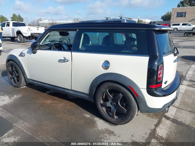 2011 MINI COOPER S CLUBMAN WMWZG3C59BTY37145 Photo 2