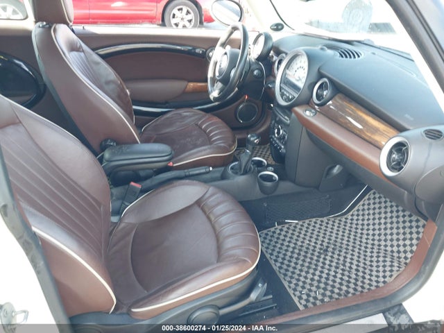2011 MINI COOPER S CLUBMAN WMWZG3C59BTY37145 Photo 4