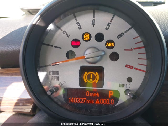 2011 MINI COOPER S CLUBMAN WMWZG3C59BTY37145 Photo 6