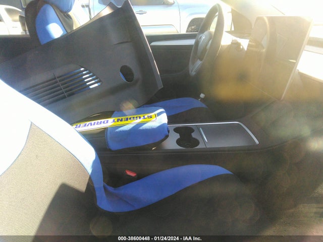 2023 TESLA MODEL Y 7SAYGDEE9PF682949 Photo 4
