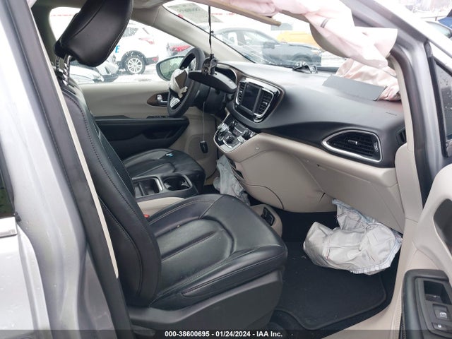 2C4RC1DG8LR262015 Chrysler Voyager Lxi