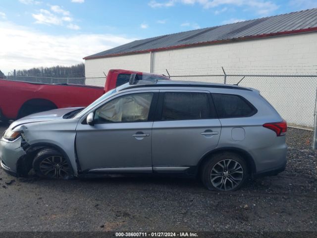 JA4AZ3A3XGZ006599 Mitsubishi Outlander Sel