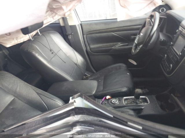 JA4AZ3A3XGZ006599 Mitsubishi Outlander Sel
