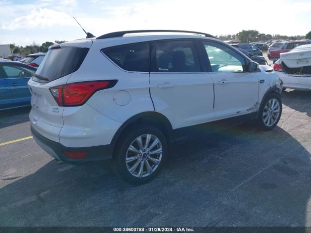 1FMCU0HD0KUA74986 Ford ESCAPE SEL