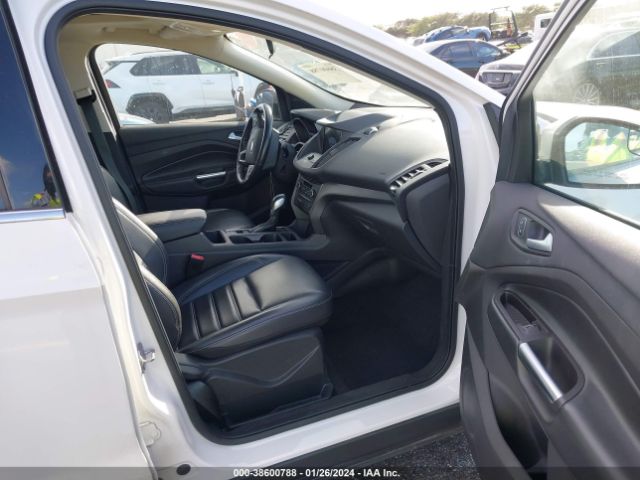 1FMCU0HD0KUA74986 Ford ESCAPE SEL